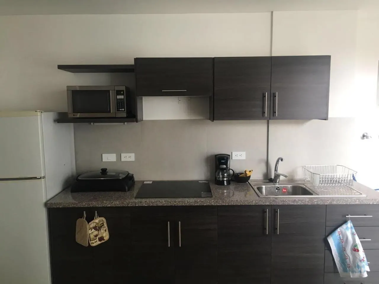 公寓 基多 Vicente Ramon Roca N21293 Y Leonidas Plaza酒店