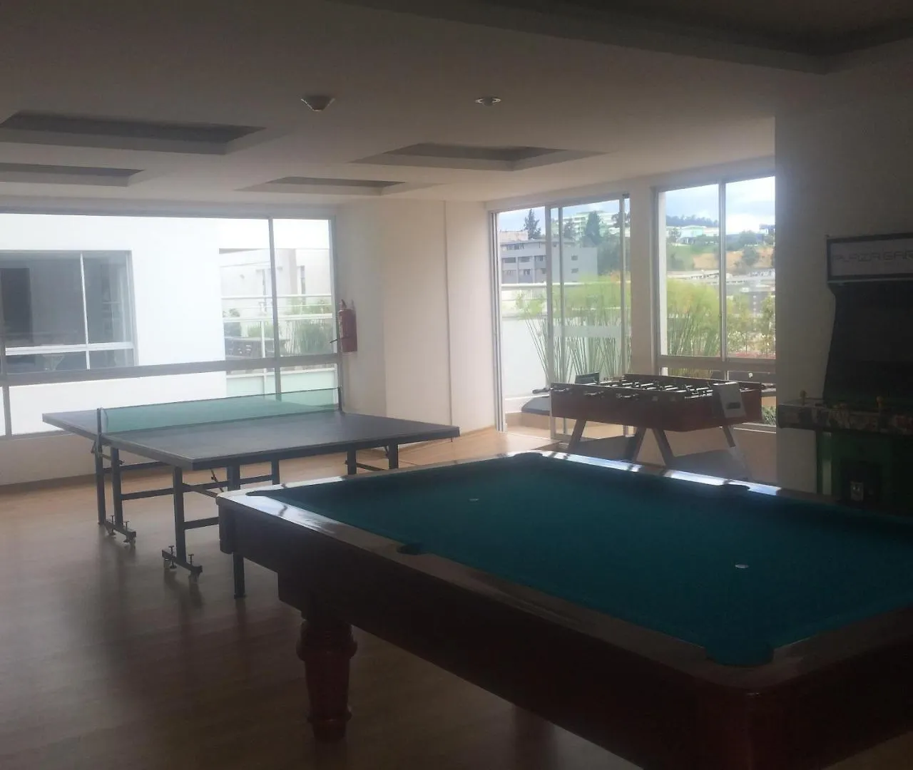 公寓 基多 Vicente Ramon Roca N21293 Y Leonidas Plaza酒店