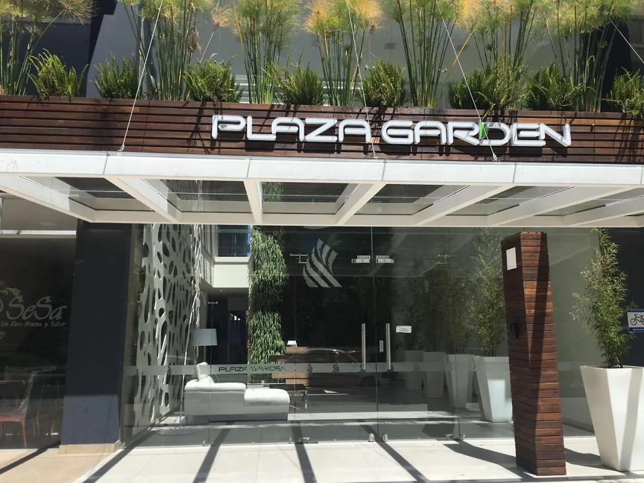 基多 Vicente Ramon Roca N21293 Y Leonidas Plaza酒店