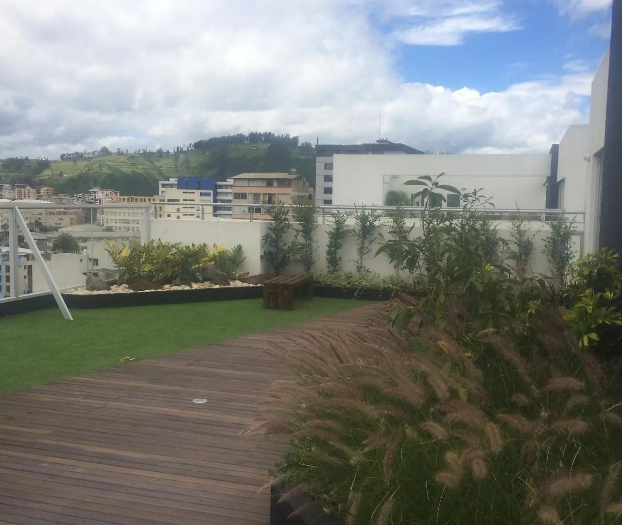 Vicente Ramon Roca N21293 Y Leonidas Plaza Hotel Quito