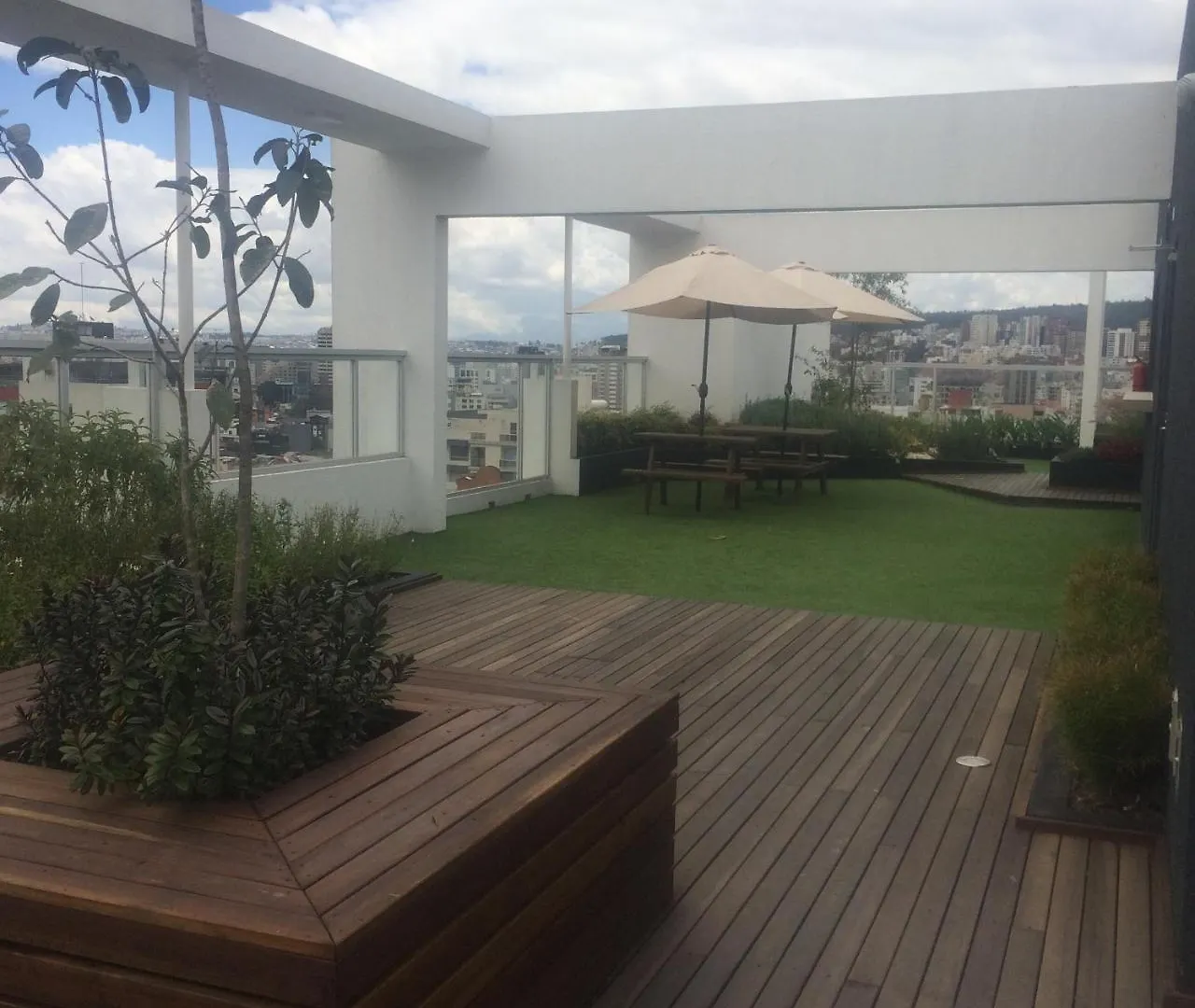 Vicente Ramon Roca N21293 Y Leonidas Plaza Hotel Quito Ecuador